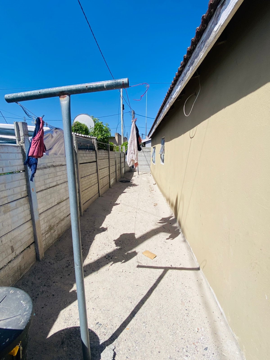 3 Bedroom Property for Sale in Nonqubela Western Cape